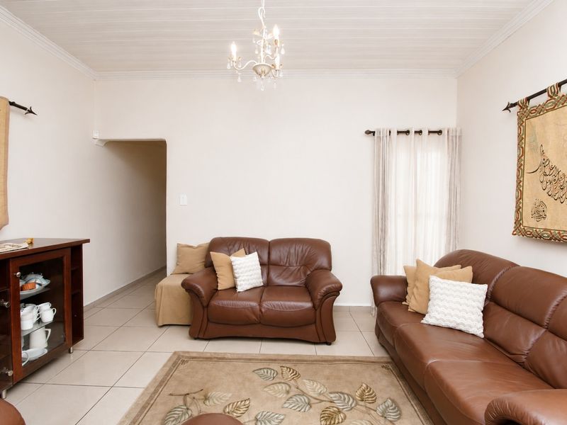 Family Entertainer with Separate Entrance Potential - Photo 6