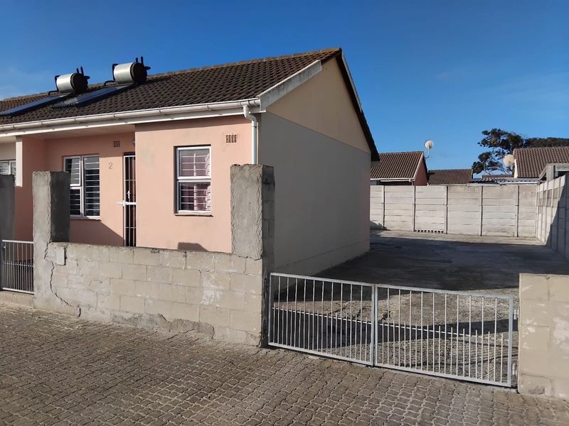 2 Bedroom House For Sale in Pelican Park - Photo 1