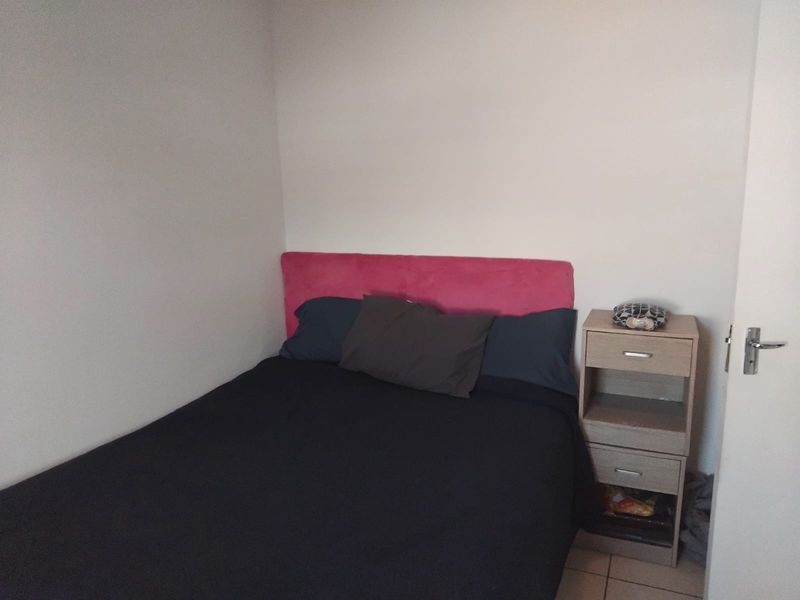 2 Bedroom House For Sale in Pelican Park - Photo 10