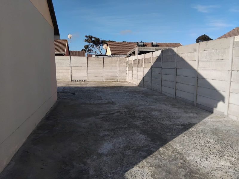 2 Bedroom House For Sale in Pelican Park - Photo 4