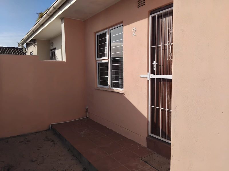 2 Bedroom House For Sale in Pelican Park - Photo 3