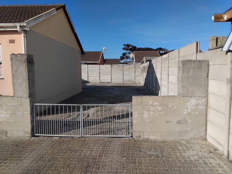 2 Bedroom House For Sale in Pelican Park - Photo 2