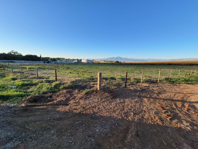 STUNNING STAND IN ICONIC RIEBEECK KASTEEL WITH SURROUNDING MOUNTAINOUS VIEWS AND UNLIMITED FRESH AIR - Photo 3