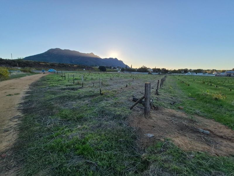 STUNNING STAND IN ICONIC RIEBEECK KASTEEL WITH SURROUNDING MOUNTAINOUS VIEWS AND UNLIMITED FRESH AIR - Photo 5