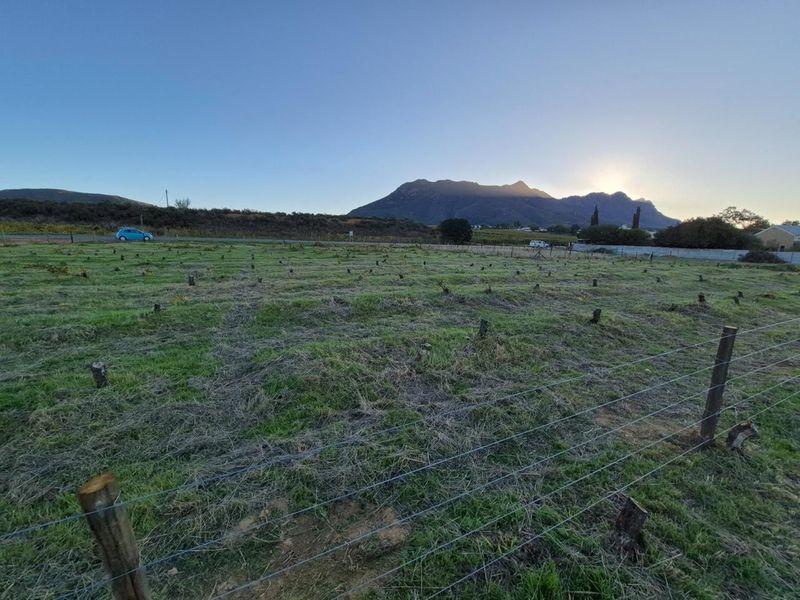 STUNNING STAND IN ICONIC RIEBEECK KASTEEL WITH SURROUNDING MOUNTAINOUS VIEWS AND UNLIMITED FRESH AIR - Photo 10