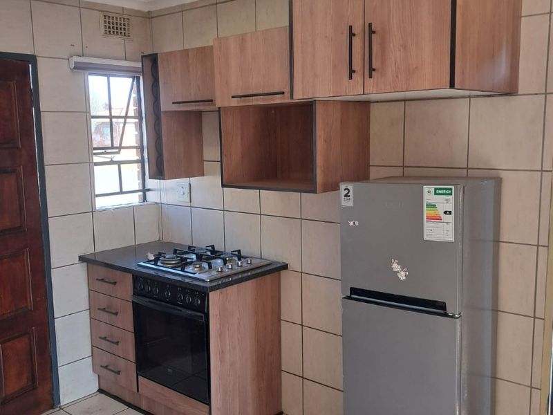 House To Rent in Clayville East, Clayville, Kempton Park - Photo 7