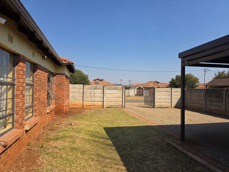 House To Rent in Clayville East, Clayville, Kempton Park - Photo 2