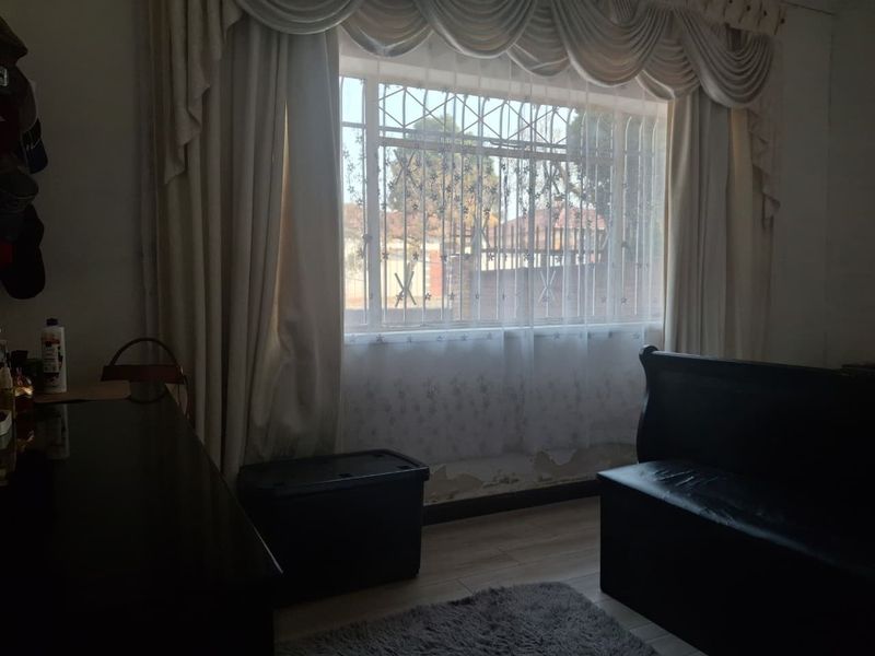 House For Sale in Roseacre Johannesburg - Photo 9