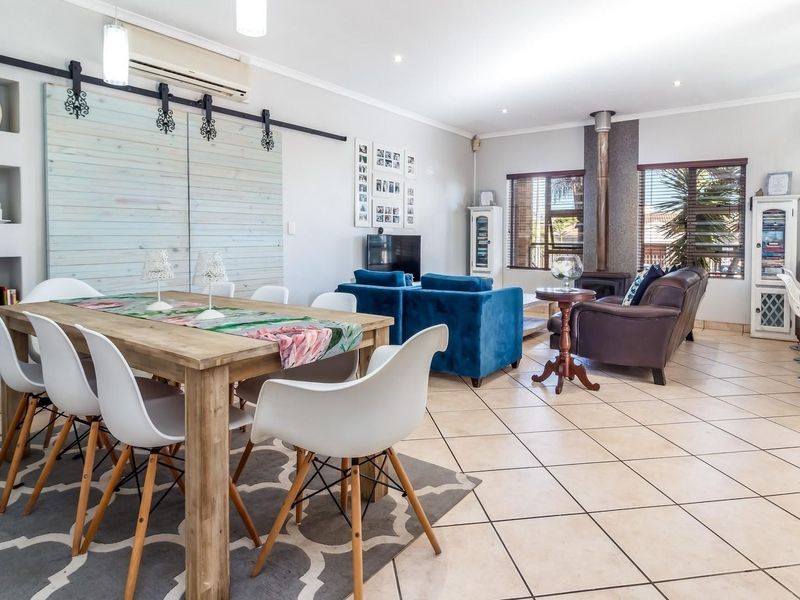 3 Bedroom House To Rent in The Crest, Durbanville - Photo 7