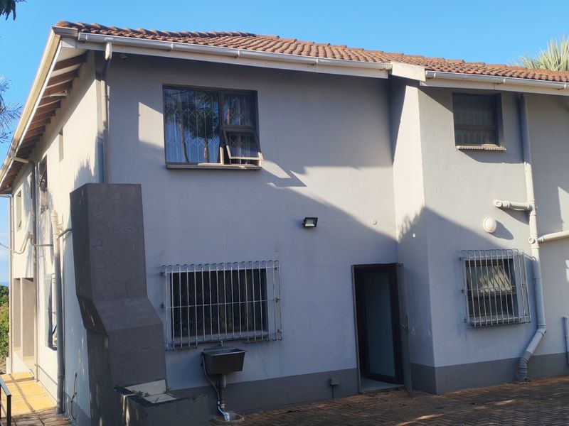 Furnished 6-Bedroom Coastal Residence For Sale in Leisure Bay, Port Edward, KZN - Photo 10