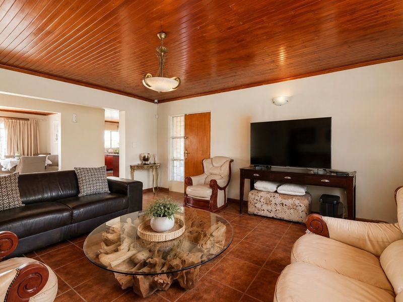8 Bedroom Farm For Sale In Glen Austin AH, Midrand - Photo 10