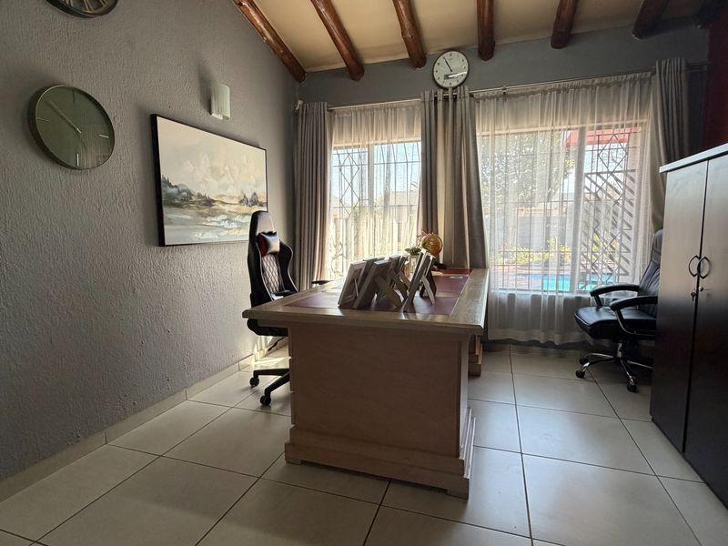 Stunning 4 Bedroom Home with a Flatlet For Sale in Brackendowns! - Photo 8