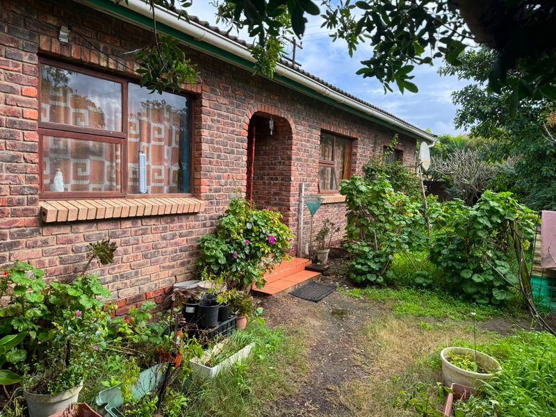 Face Brick Family Home on a Generous Erf with Endless Potential - Photo 1