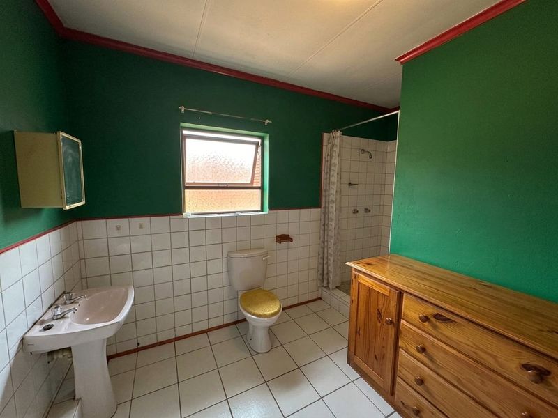 Face Brick Family Home on a Generous Erf with Endless Potential - Photo 9