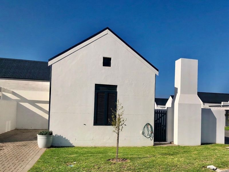 Modern 2-Bedroom Home to Rent in Secure Estate - Photo 8
