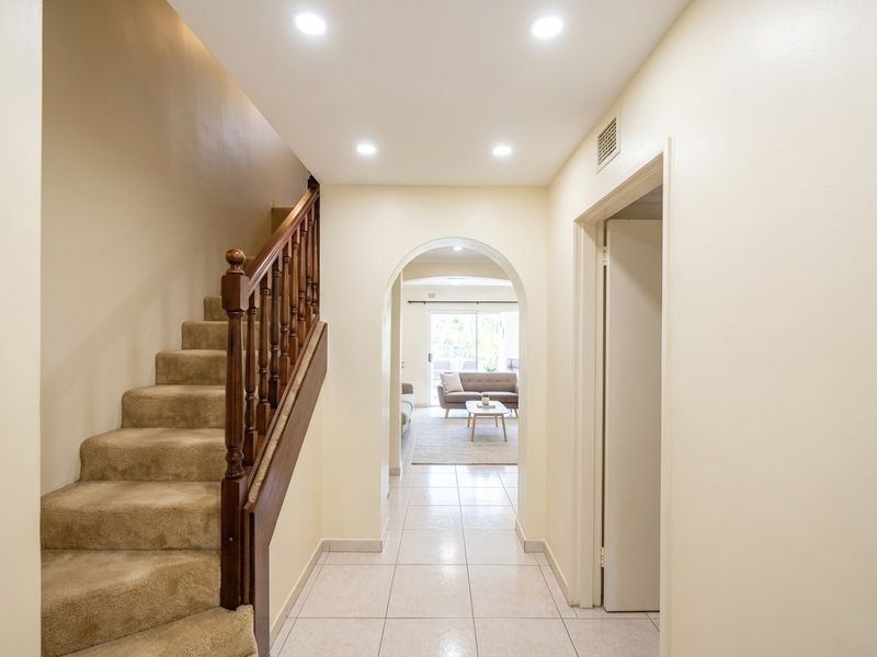Apartment To Rent in Umhlanga Rocks, Umhlanga - Photo 9