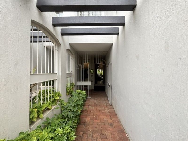 Apartment To Rent in Umhlanga Rocks, Umhlanga - Photo 2