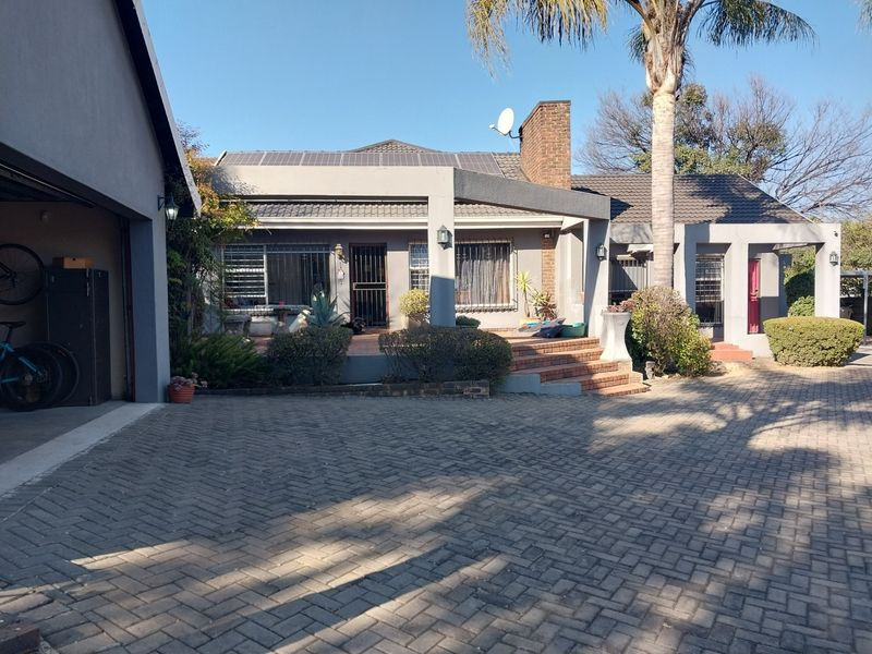 House For Sale in Aston Manor, Kempton Park - Photo 3