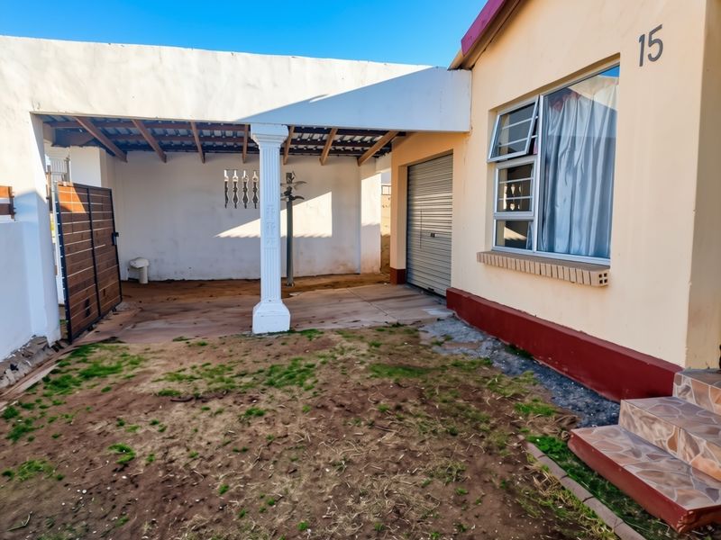 Your First Home in Kwa Nobuhle - Space, Security and Room to Grow - Photo 2