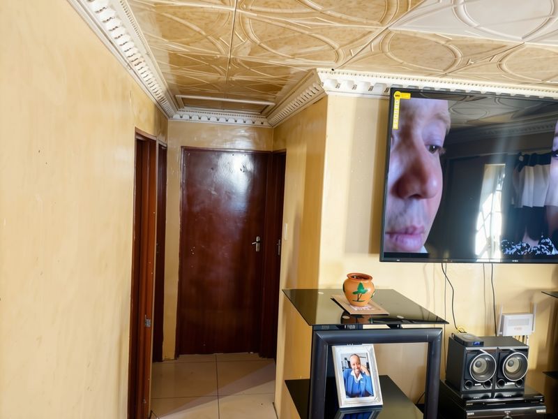 Your First Home in Kwa Nobuhle - Space, Security and Room to Grow - Photo 9