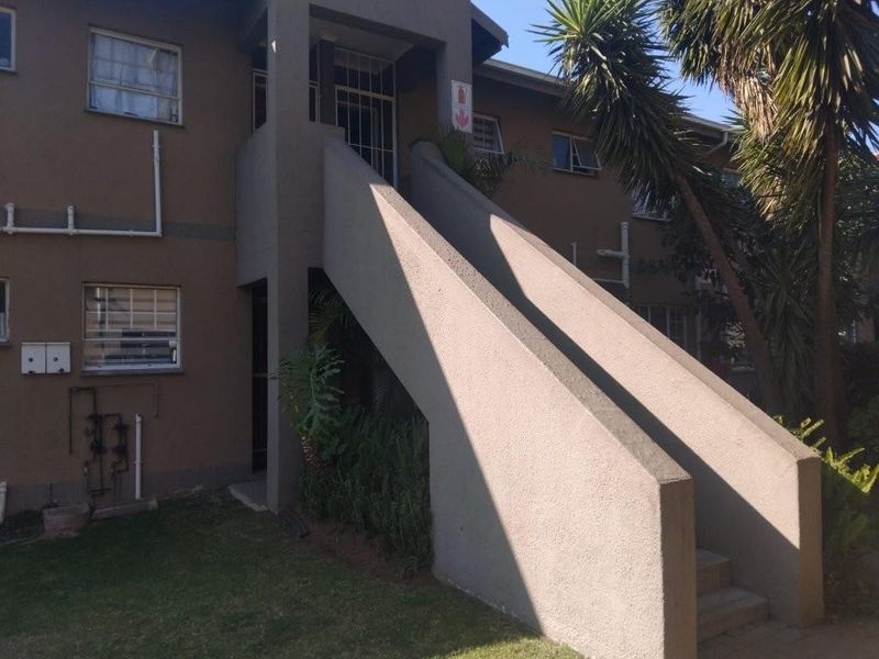 Apartment For Sale in Kempton Park Ext 4, Kempton Park - Photo 1