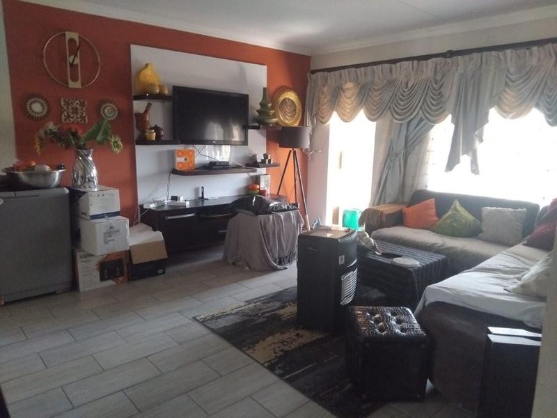 Apartment For Sale in Kempton Park Ext 4, Kempton Park - Photo 5