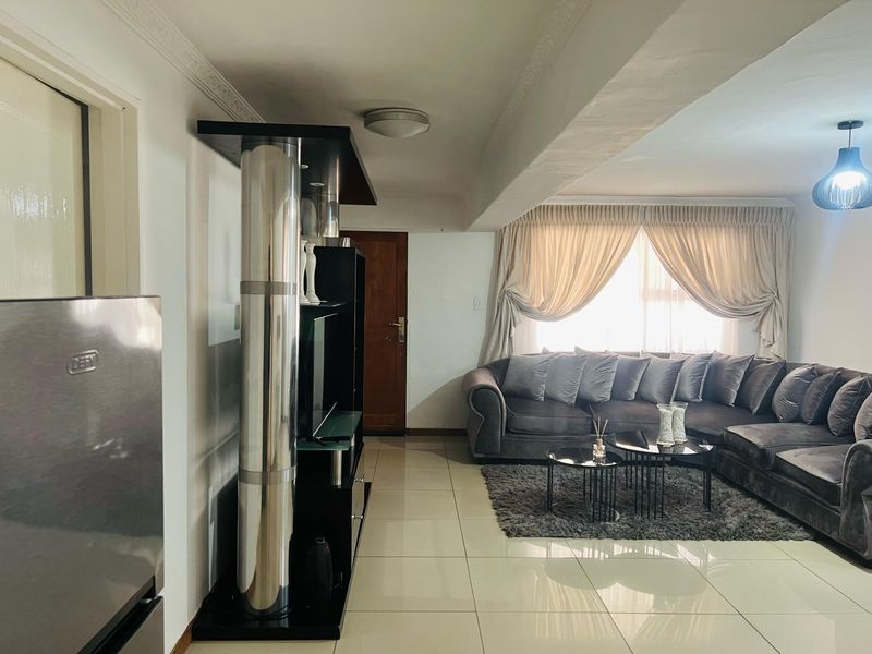 2 Bedroom Cottage Fully furnished For Rental in Cyrildene, - Photo 1