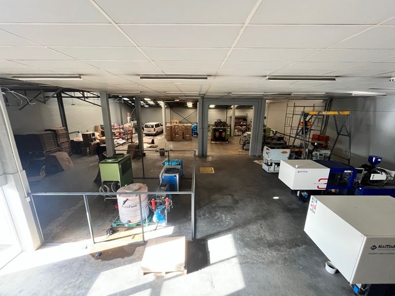 Industrial Property To Rent in Killarney Gardens, Milnerton - Photo 8