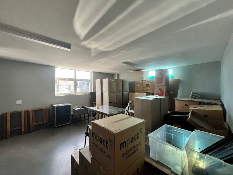 Industrial Property To Rent in Killarney Gardens, Milnerton - Photo 10