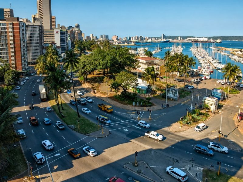 8th Floor One-Bedroom Apartment with Stunning Harbour Views for Rent - Photo 1