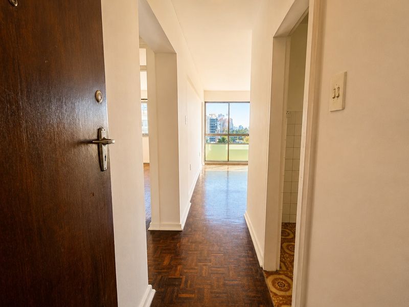 8th Floor One-Bedroom Apartment with Stunning Harbour Views for Rent - Photo 4