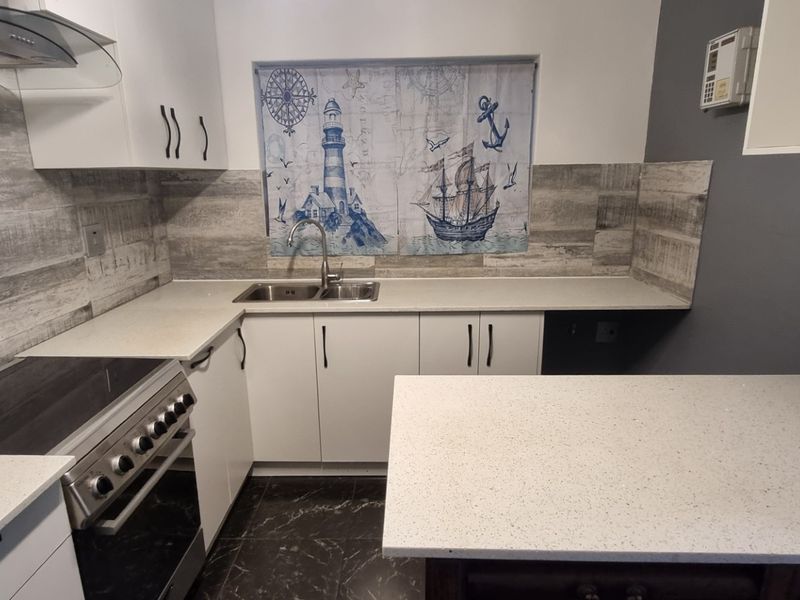 Newly Renovated Ground Floor 2-Bedroom Apartment in Gordon’s Bay. - Photo 6