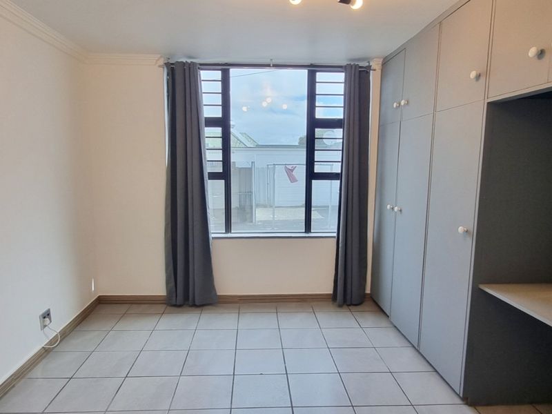 Newly Renovated Ground Floor 2-Bedroom Apartment in Gordon’s Bay. - Photo 9