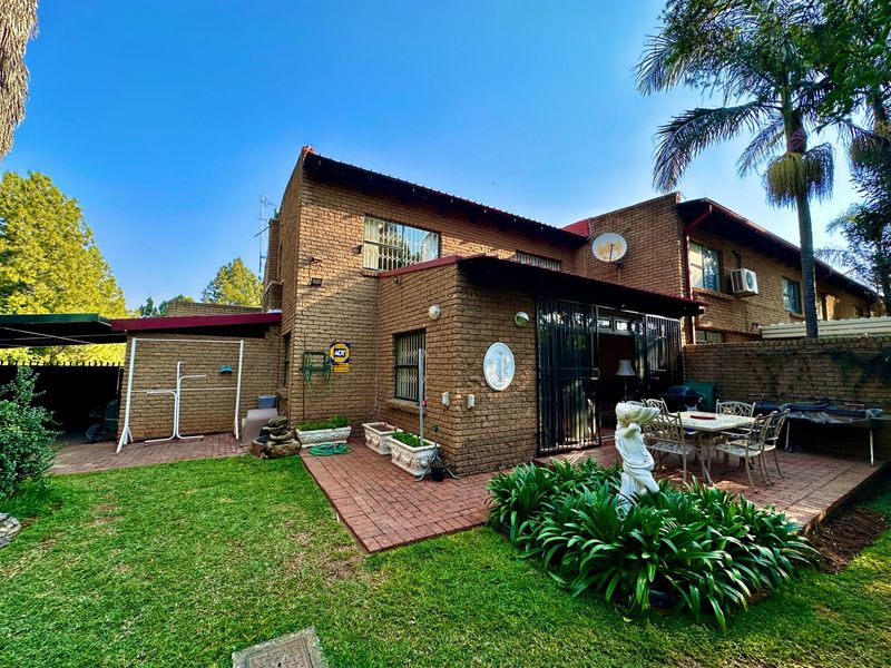 Townhouse For Sale in Val De Grace, Pretoria - Photo 3