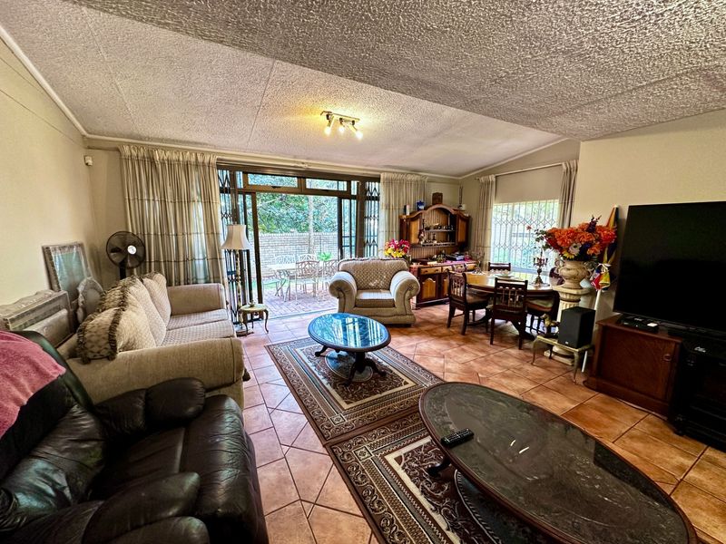 Townhouse For Sale in Val De Grace, Pretoria - Photo 10