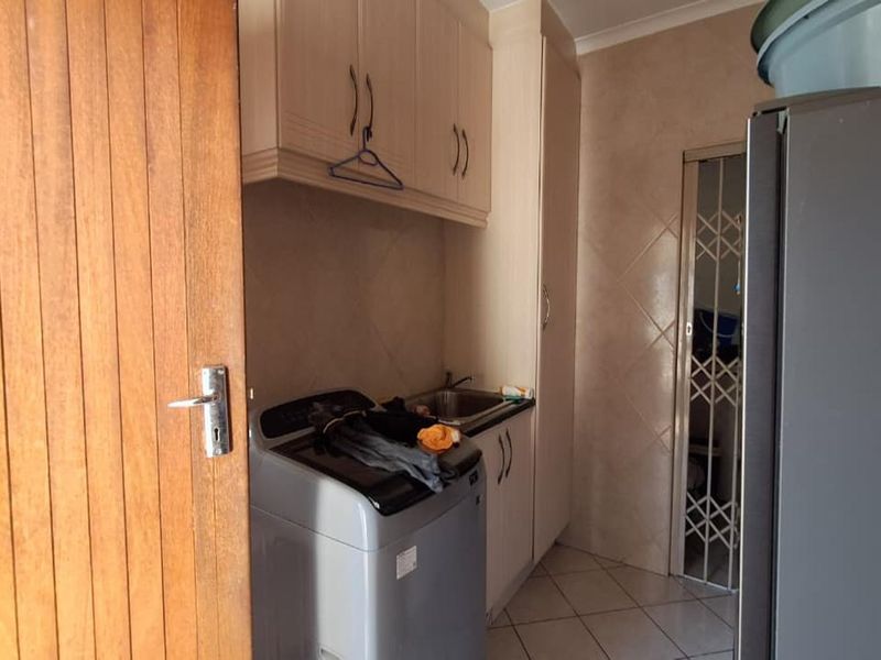 Generous Family Living in the Heart of Parkrand, Boksburg - Photo 7