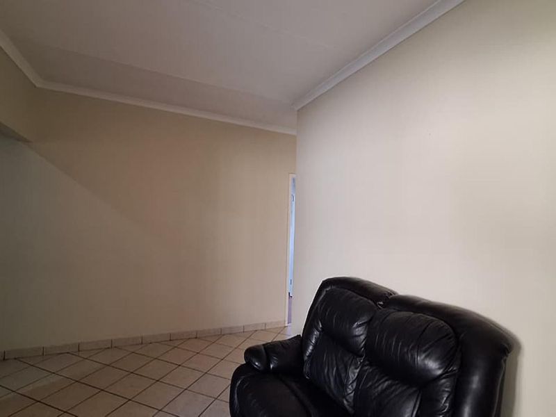 Generous Family Living in the Heart of Parkrand, Boksburg - Photo 6