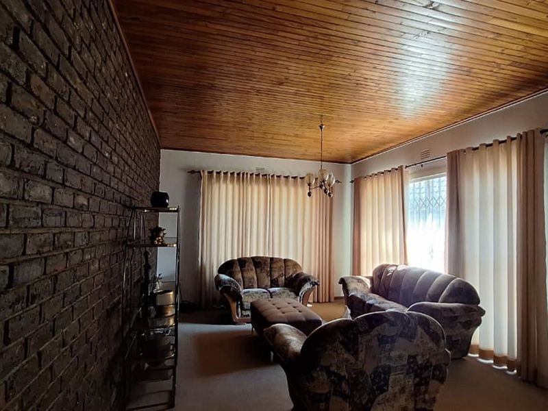 Generous Family Living in the Heart of Parkrand, Boksburg - Photo 3