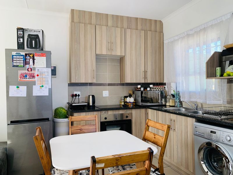 2 Bedroom, 2 Bathroom Apartment For Sale in Theresapark, Akasia - Photo 9
