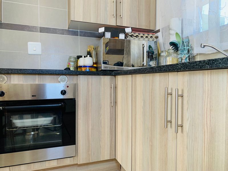 2 Bedroom, 2 Bathroom Apartment For Sale in Theresapark, Akasia - Photo 7