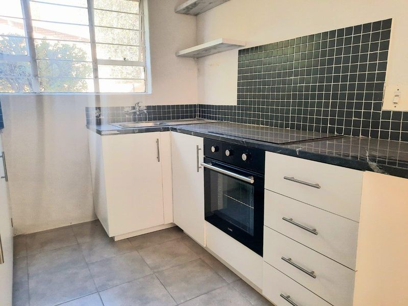 Apartment For Sale in Little Falls, Roodepoort - Photo 8