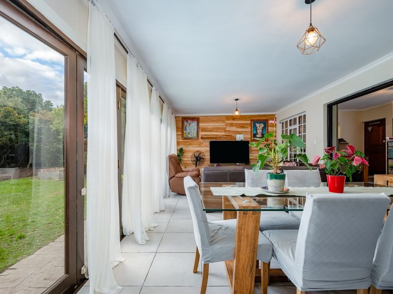 House For Sale in Martinville, Roundhay, Somerset West - Photo 9