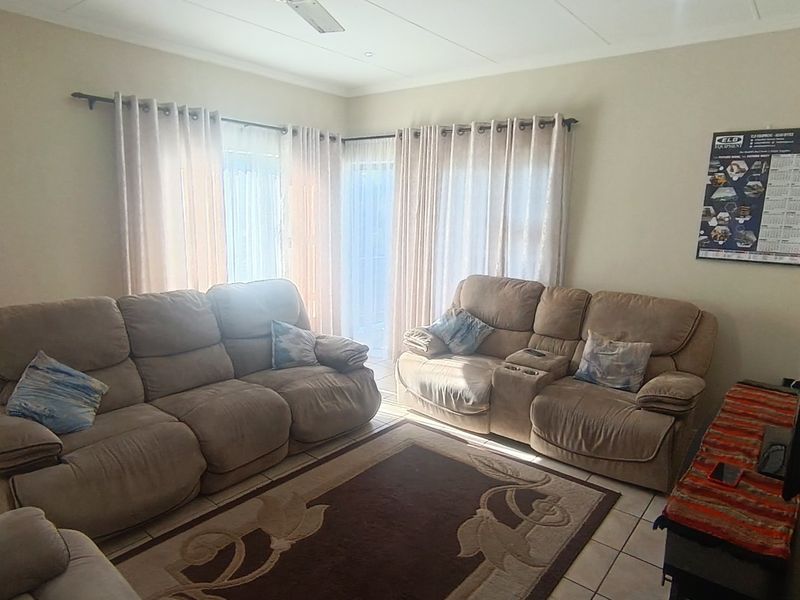 Perfect Young Family Apartment For Sale, Shelly Beach, KZN - Photo 6