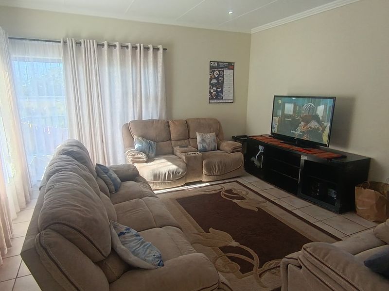 Perfect Young Family Apartment For Sale, Shelly Beach, KZN - Photo 5