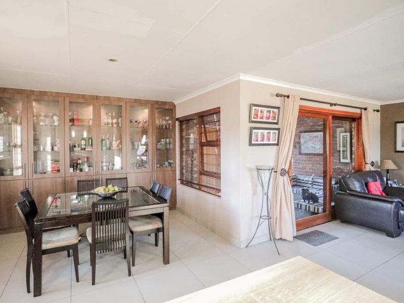House For Sale in Van Riebeeck Park, Kempton Park - Photo 7