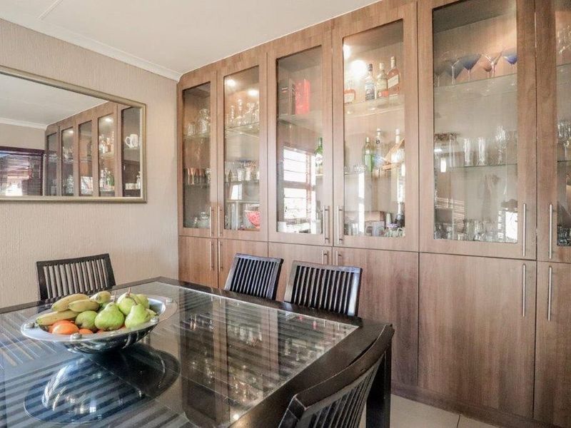 House For Sale in Van Riebeeck Park, Kempton Park - Photo 8