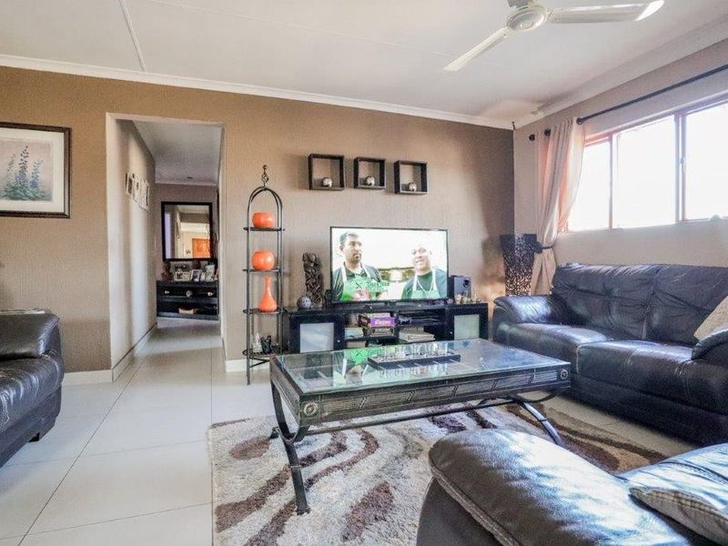 House For Sale in Van Riebeeck Park, Kempton Park - Photo 6
