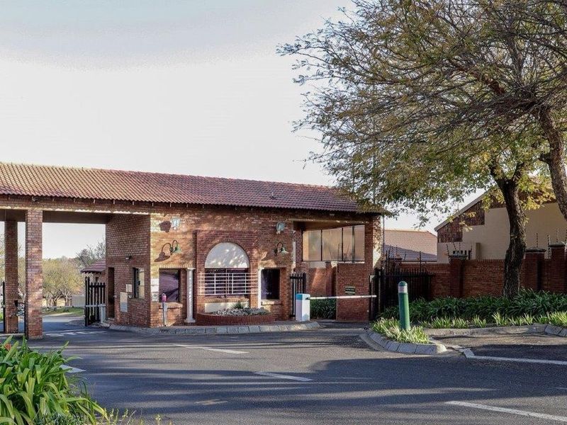House For Sale in Van Riebeeck Park, Kempton Park - Photo 3