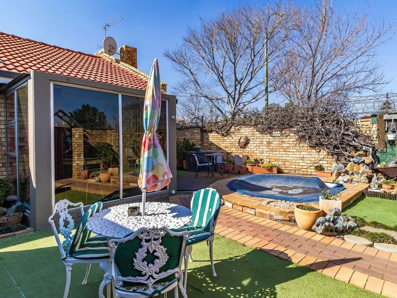 Apartment For Sale in Cresslawn, Kempton Park - Photo 2
