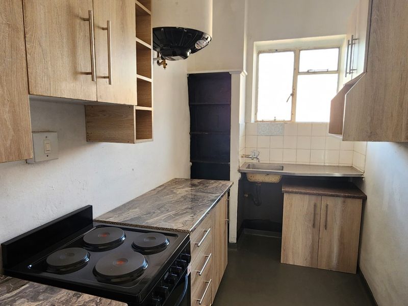 2.5 Bedroom apartment for sale in Sunnyside - Photo 3